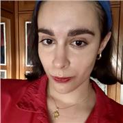 Doy clases particulares a alumnado de educación primaria. Cuento con el título de magisterio, un C1 de francés y un B2 de inglés